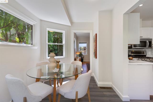 1351 Carlotta Ave, Berkeley CA: https://media.crmls.org/mediaz/425fa925-4709-430d-90f5-3f3133899e8a.jpg