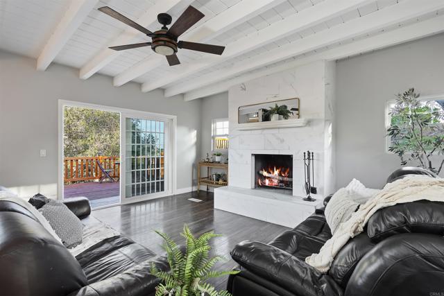 Detail Gallery Image 10 of 42 For 5251 Olive Hill Rd, Fallbrook,  CA 92028 - 4 Beds | 2/1 Baths