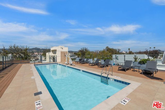 5245 Santa Monica Boulevard, Los Angeles CA: https://media.crmls.org/mediaz/4260fab4-0c24-4368-a95f-823fd1c8a44d.jpg