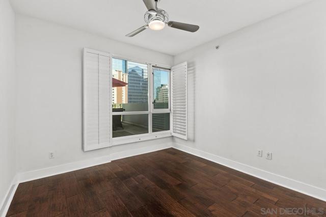 1240 India St, San Diego CA: https://media.crmls.org/mediaz/4260fbc0-08d8-422d-b2fd-7bed09c86b2c.jpg