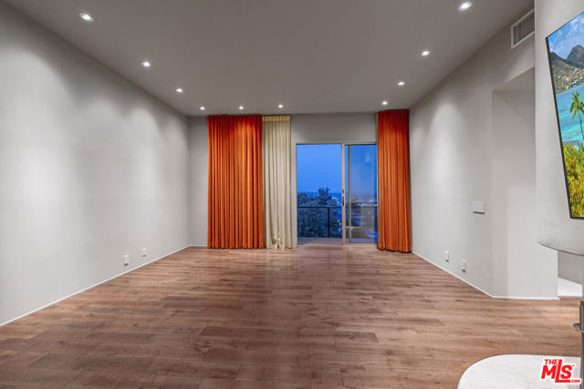 3625 Lowry Road, Los Angeles CA: https://media.crmls.org/mediaz/42616476-6e15-4339-84e1-193e59f89056.jpg
