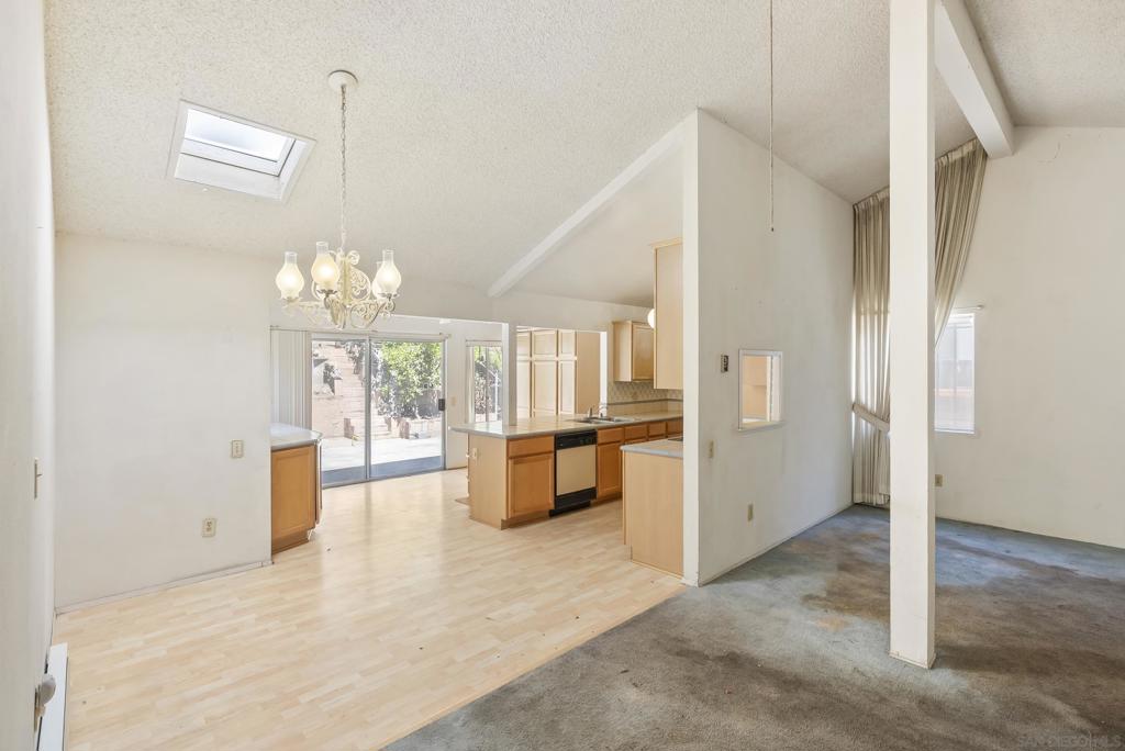 MLS #250035175SD img 9