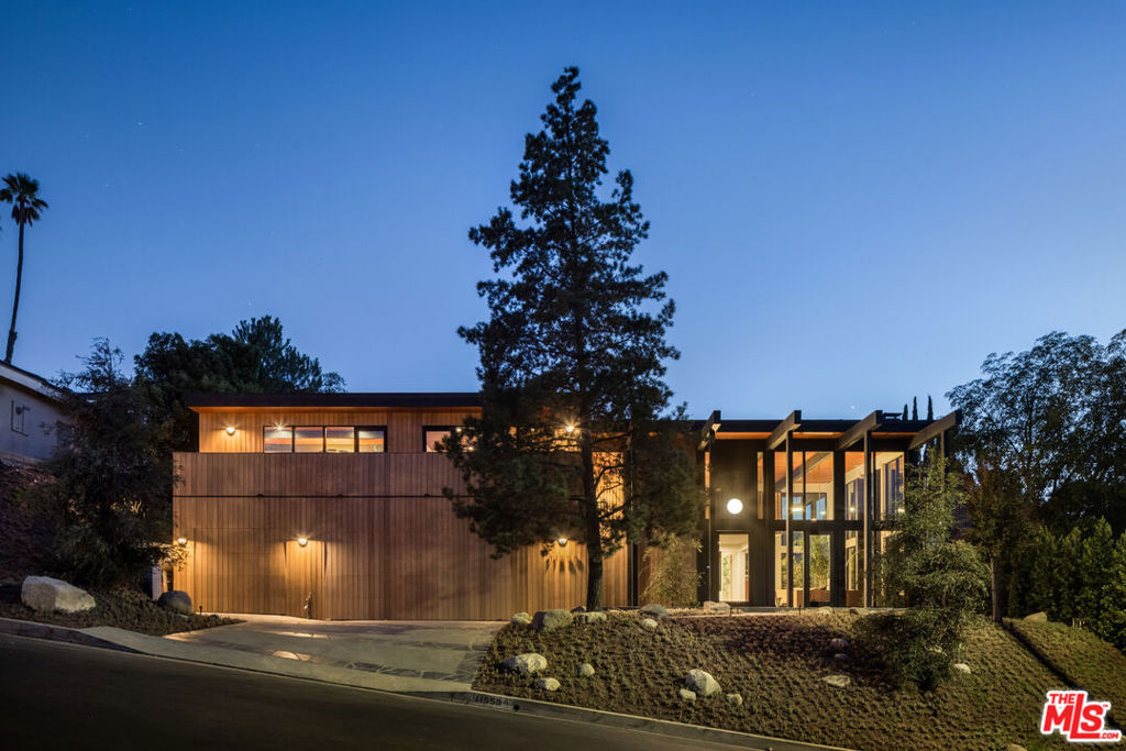 11558 DUQUE Drive — architectural residence