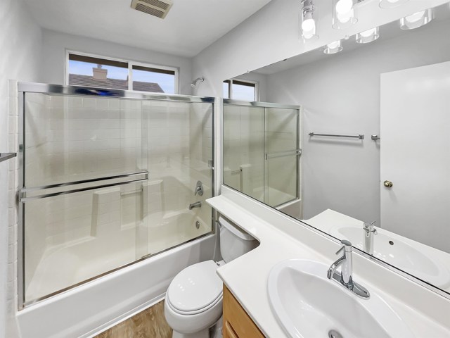 4455 Meadow Valley Cir, Fairfield CA: https://media.crmls.org/mediaz/4261bf49-cbfb-4932-a9bc-7a6e5ffbc883.jpg