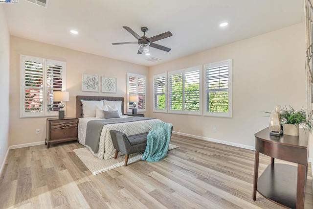 5801 Flora Cmn, Livermore CA: https://media.crmls.org/mediaz/4261c477-0bd4-4bf4-a0a4-c70431fc258c.jpg