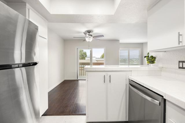 Detail Gallery Image 16 of 56 For 694 Ascot Dr, Vista,  CA 92083 - 3 Beds | 2/1 Baths