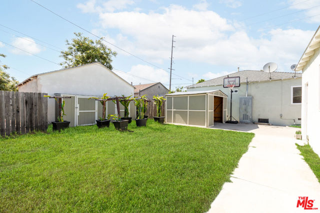 2722 Marine Avenue, Gardena CA: https://media.crmls.org/mediaz/42627ec4-5403-4e21-bca4-e04a87266994.jpg