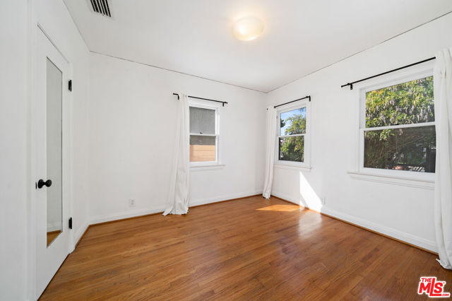 3000 Finch Street, Los Angeles CA: https://media.crmls.org/mediaz/42631198-4a28-472d-ae35-43d0dd940b24.jpg