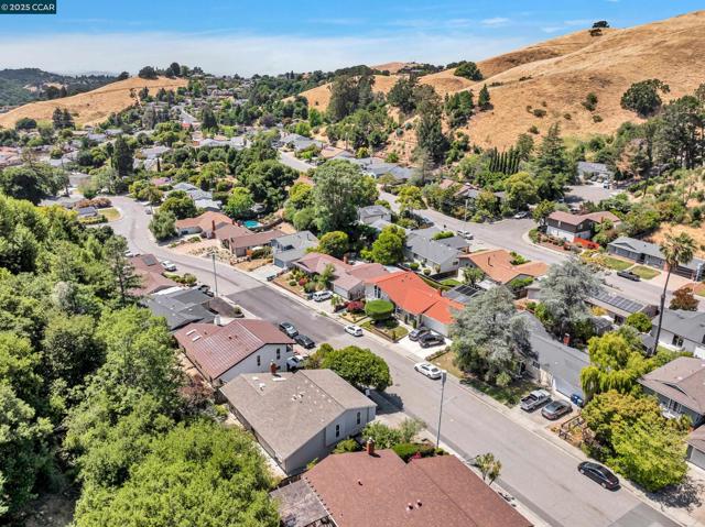 2690 Doidge Ave, Pinole CA: https://media.crmls.org/mediaz/426408b1-f4cf-4f5a-bc79-36247ac35c0a.jpg
