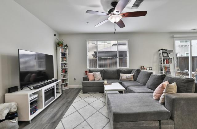 8 Sturla Way, Gilroy CA: https://media.crmls.org/mediaz/426415a1-a84f-412d-8ec5-e8deb8e98a09.jpg