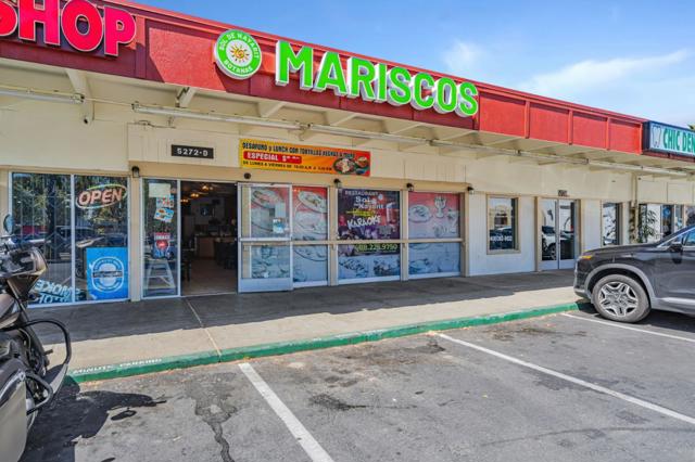 5272 5272 Monterey Road, San Jose CA: https://media.crmls.org/mediaz/42641d7f-766d-4c5b-a343-2e67375276b5.jpg