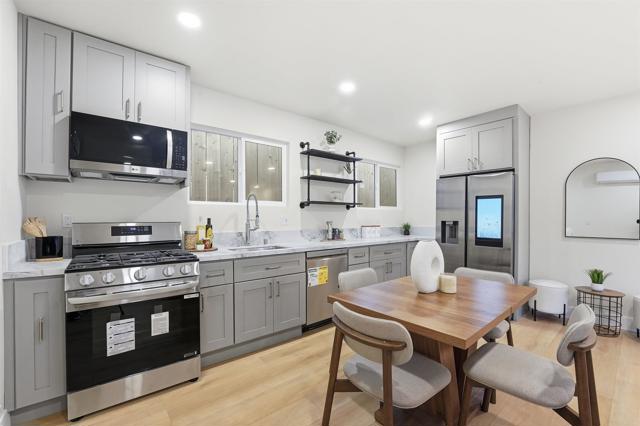 Detail Gallery Image 31 of 69 For 462 464 Emerson St, Chula Vista,  CA 91911 - 7 Beds | 5 Baths