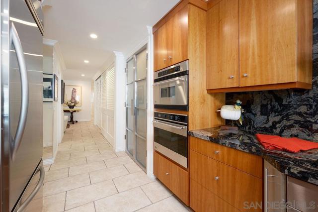 105 Antigua Ct, Coronado CA: https://media.crmls.org/mediaz/426476de-6271-47b3-b506-6b8a413feb78.jpg