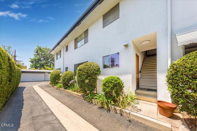 1715 Fair Oaks Avenue, South Pasadena CA: https://media.crmls.org/mediaz/4264926f-775b-4fc1-9ff1-dbe32ecff6a2.jpg