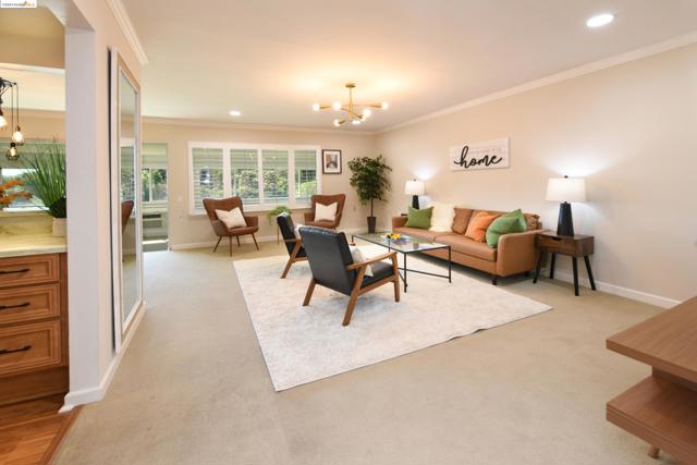 1910 Skycrest Dr, Walnut Creek CA: https://media.crmls.org/mediaz/4265b026-ff7c-4f4e-aed1-e76c47a3b13d.jpg