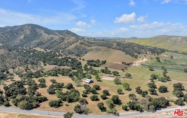 770 Limekiln Road, Hollister CA: https://media.crmls.org/mediaz/42669194-a895-4b12-a351-f07b20a084d1.jpg