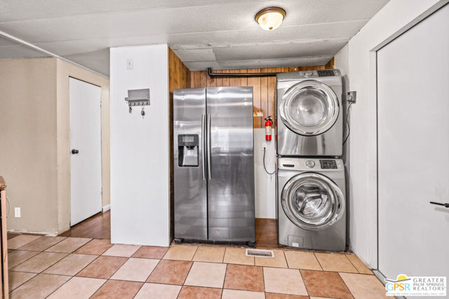 17555 Corkill Rd, Desert Hot Springs CA: https://media.crmls.org/mediaz/4266cd9a-c9e2-4000-baf3-66d0bd940d1b.jpg