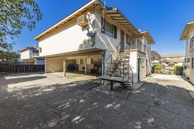 1220 Juniper Drive, Gilroy CA: https://media.crmls.org/mediaz/42674dce-43cf-4e61-9eaf-51700566e388.jpg