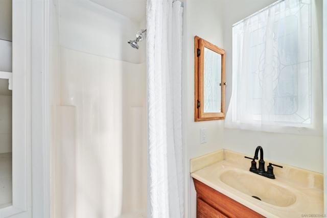 2344 Warmlands Ave, Vista CA: https://media.crmls.org/mediaz/426772df-bf0d-43c2-a979-6c46b0a996e8.jpg