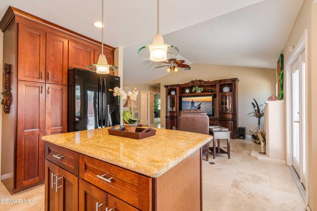 2753 Deerwood Avenue, Simi Valley CA: https://media.crmls.org/mediaz/4267c602-7fc2-4ff8-bbc0-b7bfd0c03a68.jpg