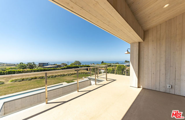 29958 Harvester Road, Malibu CA: https://media.crmls.org/mediaz/426906ea-4486-4cdb-ac98-76d2510802e5.jpg