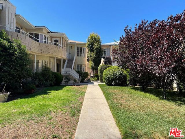 3757 Los Feliz Boulevard, Los Angeles CA: https://media.crmls.org/mediaz/42697f73-5acf-4e6a-911d-950650becd72.jpg