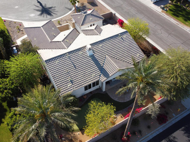 44520 Via Terra Nova, La Quinta CA: https://media.crmls.org/mediaz/426981eb-6c10-42d7-91ad-007ffbb3e5aa.jpg