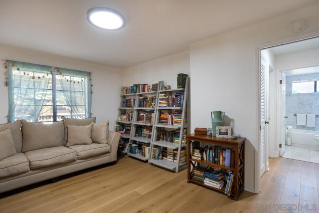 8880 Villa La Jolla Dr, La Jolla CA: https://media.crmls.org/mediaz/4269b509-42a1-46d7-b081-cac55a3cb7c3.jpg