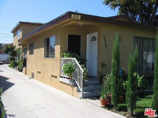 1372 W 36th Street, Los Angeles CA: https://media.crmls.org/mediaz/426a1799-cb17-4fdf-8177-58e826003c2f.jpg