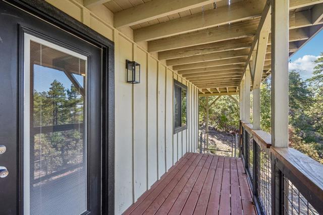 54091 Northridge, Idyllwild CA: https://media.crmls.org/mediaz/426a197e-613b-45d1-96a0-c56aef35e06c.jpg