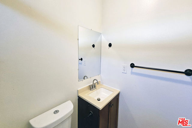 1434 Ricardo St, Los Angeles CA: https://media.crmls.org/mediaz/426a57e7-db33-4a2c-b0ca-dafa8650305f.jpg