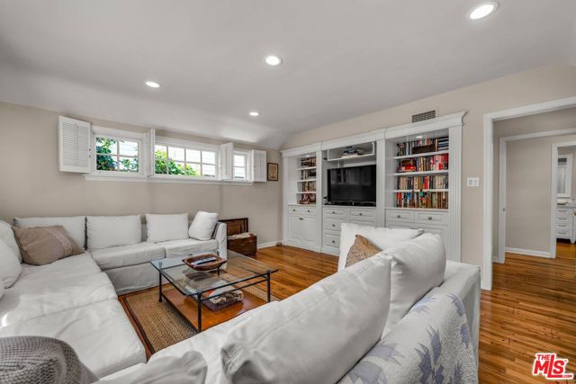 3 Bed Home for Sale in Sherman Oaks, California