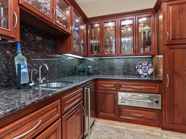 6095 Lake Vista Drive, Bonsall CA: https://media.crmls.org/mediaz/426abde4-be2d-4973-a07e-5746841ce44a.jpg