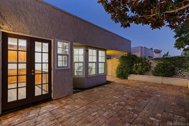 15913 Avenida Villaha, San Diego CA: https://media.crmls.org/mediaz/426ba6ca-42ab-40dc-b422-141e7eddba77.jpg