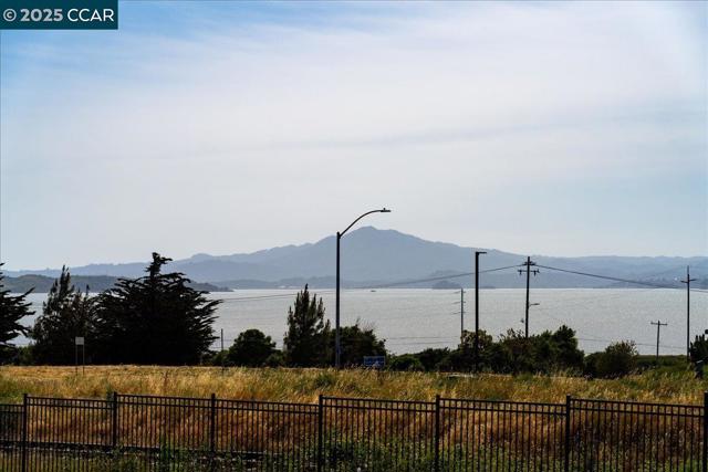 4207 Markovich Ct, Richmond CA: https://media.crmls.org/mediaz/426ba831-24c1-454a-8127-4c8e6bbd1919.jpg