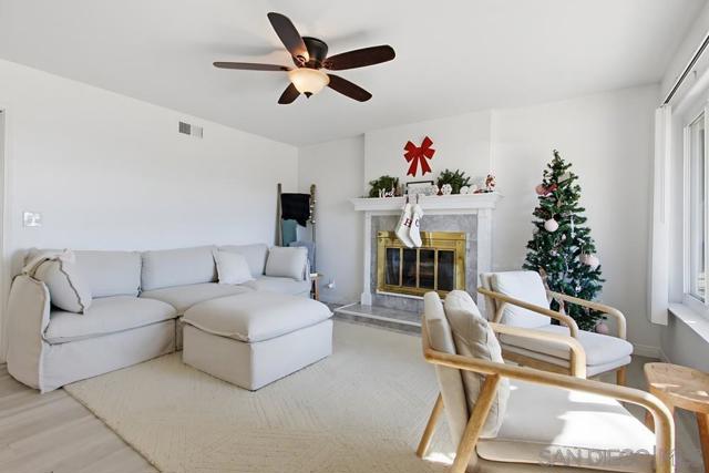 1654 LINWOOD ST, San Diego CA: https://media.crmls.org/mediaz/426bdab4-dca9-45ed-ad20-53c21a962381.jpg