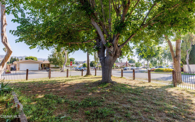 2137 Cutler Street, Simi Valley CA: https://media.crmls.org/mediaz/426c2b8d-fe64-4372-8b88-74e010e6101d.jpg