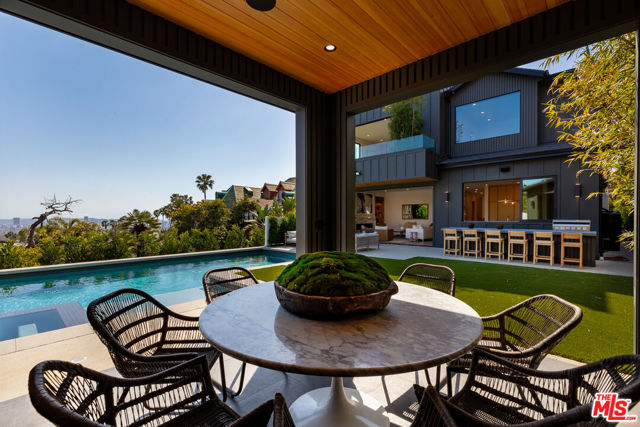 1822 N Vista Street, Los Angeles CA: https://media.crmls.org/mediaz/426c8e00-a556-4cee-9f51-5a7d6f9df64d.jpg