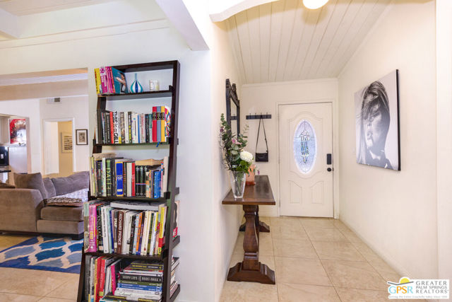 13613 Muscatine Street, Arleta CA: https://media.crmls.org/mediaz/426d04f8-42da-4aee-90ac-e64e4e36424c.jpg