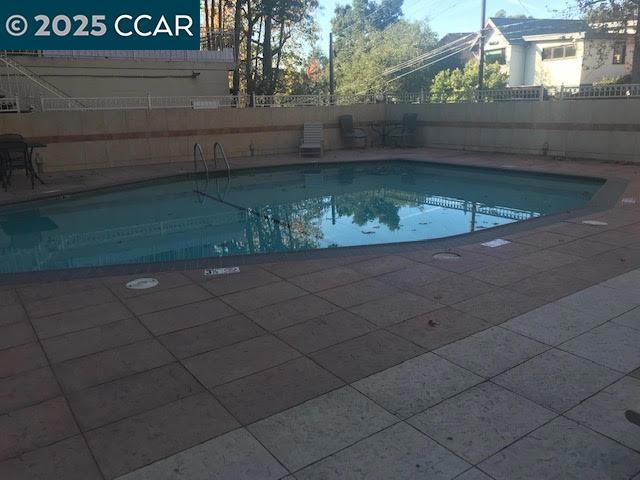 590 El Dorado, Oakland CA: https://media.crmls.org/mediaz/426d3bad-31bf-48c2-b890-b2a0f21cd67f.jpg