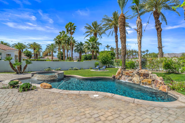 80030 Via Valerosa, La Quinta CA: https://media.crmls.org/mediaz/426d8135-b558-43b3-a72b-f9664bc455cf.jpg