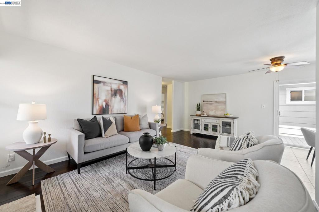 https://media.crmls.org/mediaz/426da322-fe2b-4076-8581-d8f4119569de.jpg?preset=X-Large