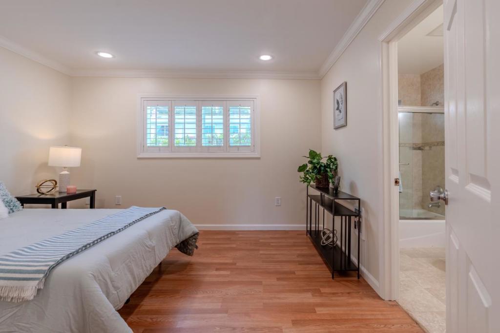 https://media.crmls.org/mediaz/426ddbb1-c2fb-413b-990c-f00c882d756c.jpg?preset=X-Large