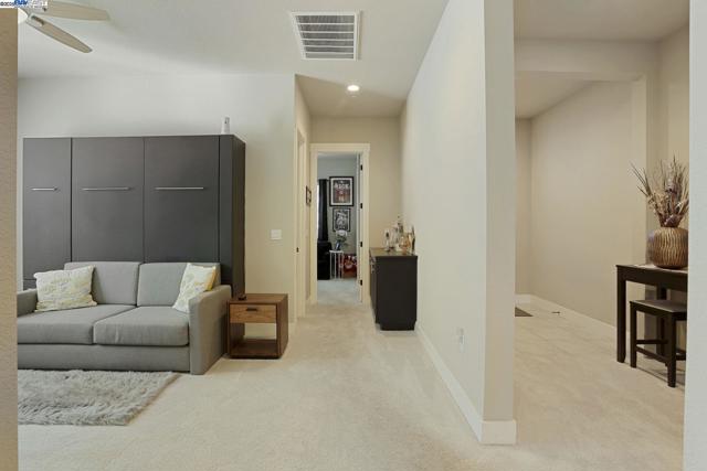 2595 Garden Farms Ave, Lathrop CA: https://media.crmls.org/mediaz/426e08be-dcdc-4cf7-8788-5b875d7936c4.jpg