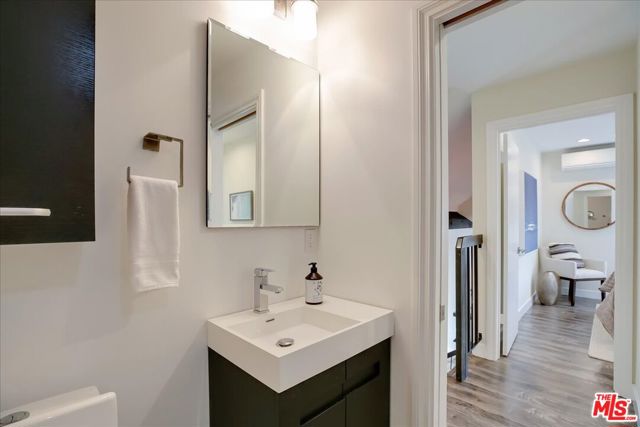4751 Camino Del Rey, Santa Barbara CA: https://media.crmls.org/mediaz/426e0bb6-aecb-4a3d-91ca-b435cb87c533.jpg