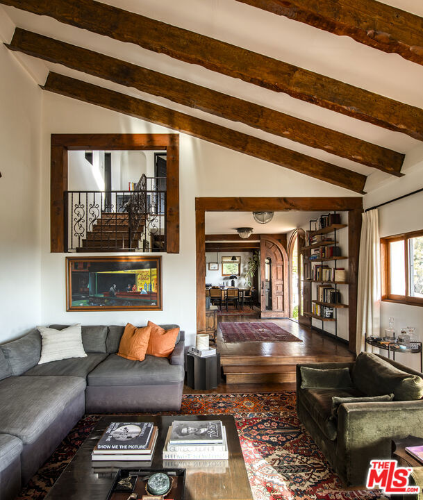 2820 Westshire Drive, Los Angeles CA: https://media.crmls.org/mediaz/426e5acd-cd5c-4b05-9a48-0f6a747de8e1.jpg