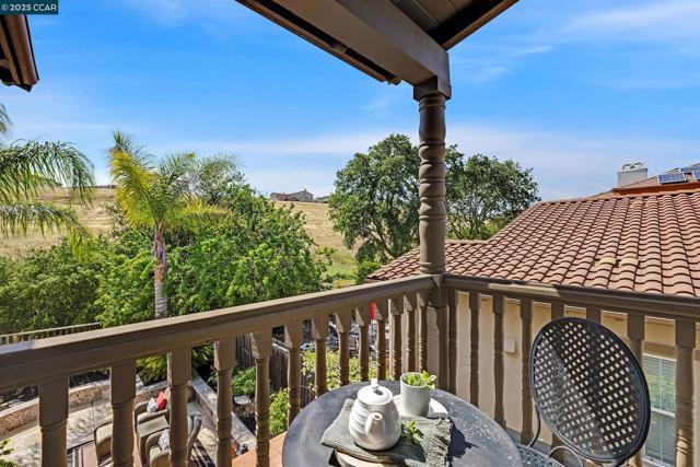 2222 Creekview Pl, Danville CA: https://media.crmls.org/mediaz/426e90a0-081e-4bd8-8a6c-200f15830b53.jpg