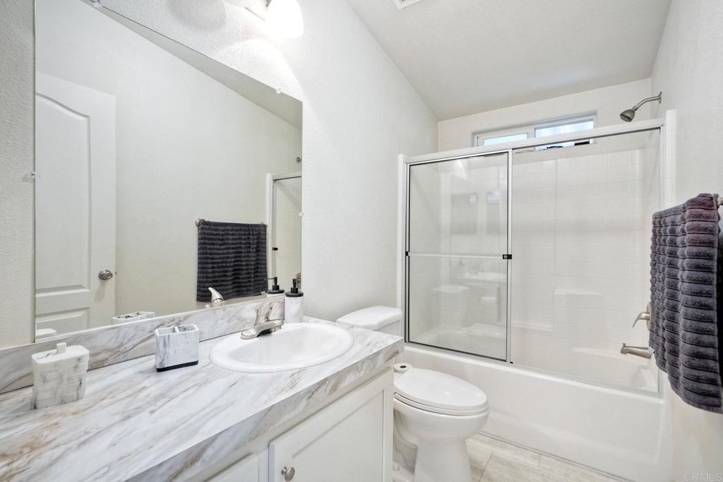 2700 E Valley Pkwy - photo 15