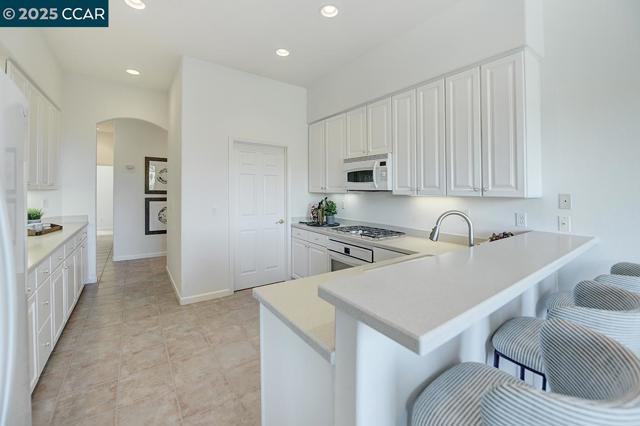 2916 Saklan Indian Dr, Walnut Creek CA: https://media.crmls.org/mediaz/426fd2e4-336d-4435-94ba-425bf75334f7.jpg