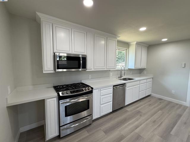 2809 Avalon Dr, Sacramento CA: https://media.crmls.org/mediaz/427003cc-00ab-4257-b5d8-45ad2a9020af.jpg